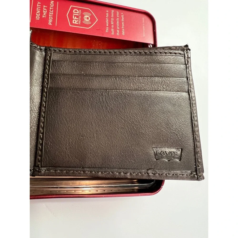 Levi's Bifold Wallet Mens NS Brown RFID Protection Leather Accessory Gift Tin A5